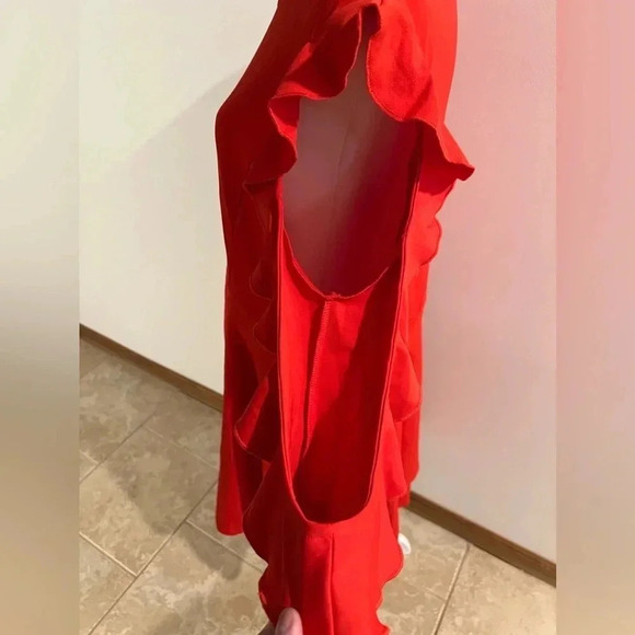 Venus cold shoulder with a ruffle, a-line. Size: XL - Picture 12 of 15